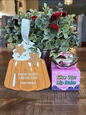 TONYMOLY Sugar Cookie JELLY LIP MELT + BONUS Kiss Chu LIP BALM in PINK *read*